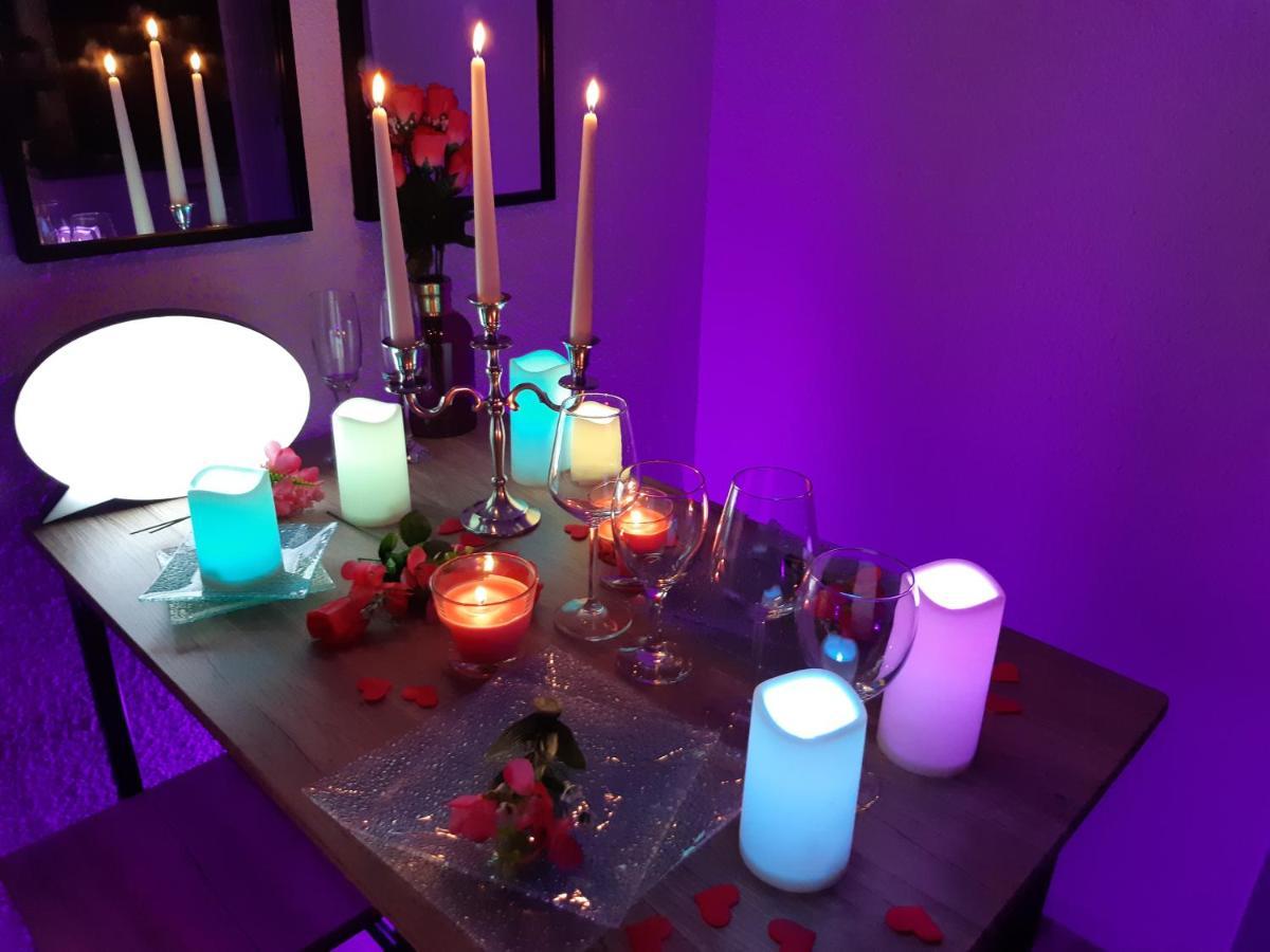 ביסקארוס Luxe Sauna Privatif Et Grand Bain Jacuzzi A Deux A Biscarosse Plage Pour Nuit Romantique Avec Decoration Led Et Bougies מראה חיצוני תמונה