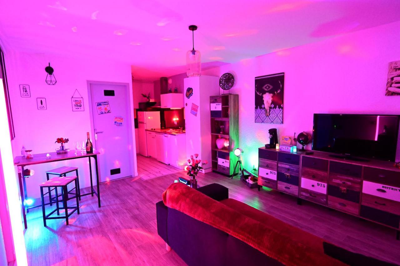 ביסקארוס Luxe Sauna Privatif Et Grand Bain Jacuzzi A Deux A Biscarosse Plage Pour Nuit Romantique Avec Decoration Led Et Bougies מראה חיצוני תמונה
