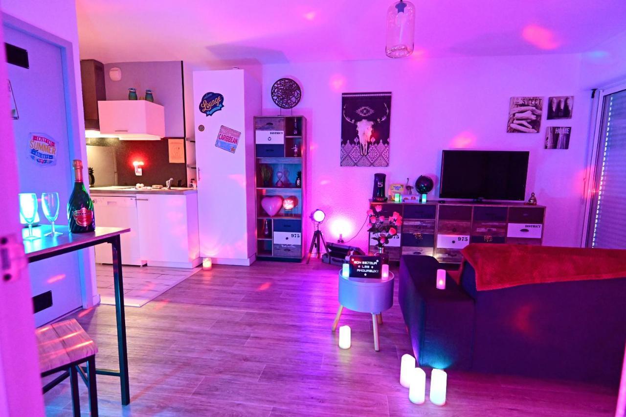 ביסקארוס Luxe Sauna Privatif Et Grand Bain Jacuzzi A Deux A Biscarosse Plage Pour Nuit Romantique Avec Decoration Led Et Bougies מראה חיצוני תמונה