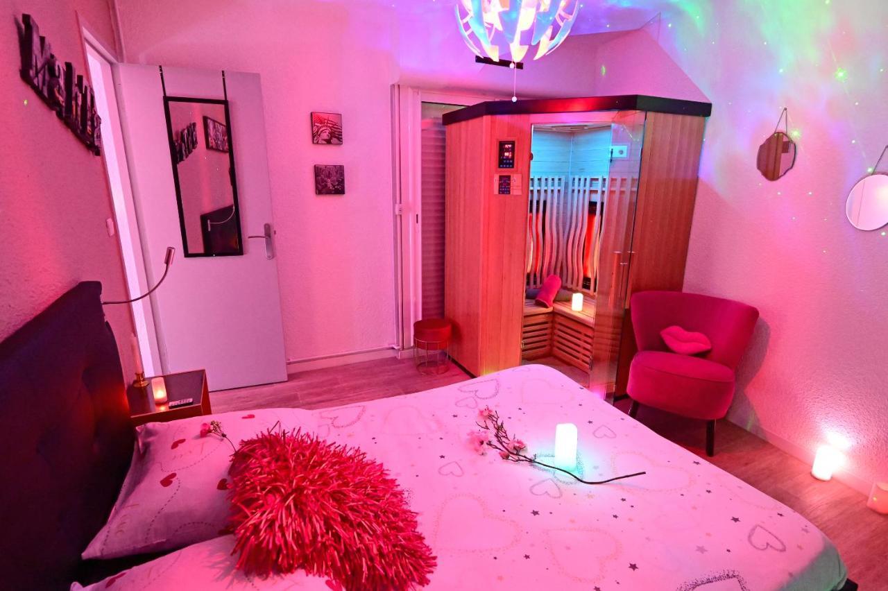ביסקארוס Luxe Sauna Privatif Et Grand Bain Jacuzzi A Deux A Biscarosse Plage Pour Nuit Romantique Avec Decoration Led Et Bougies מראה חיצוני תמונה