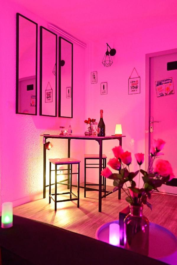 ביסקארוס Luxe Sauna Privatif Et Grand Bain Jacuzzi A Deux A Biscarosse Plage Pour Nuit Romantique Avec Decoration Led Et Bougies מראה חיצוני תמונה