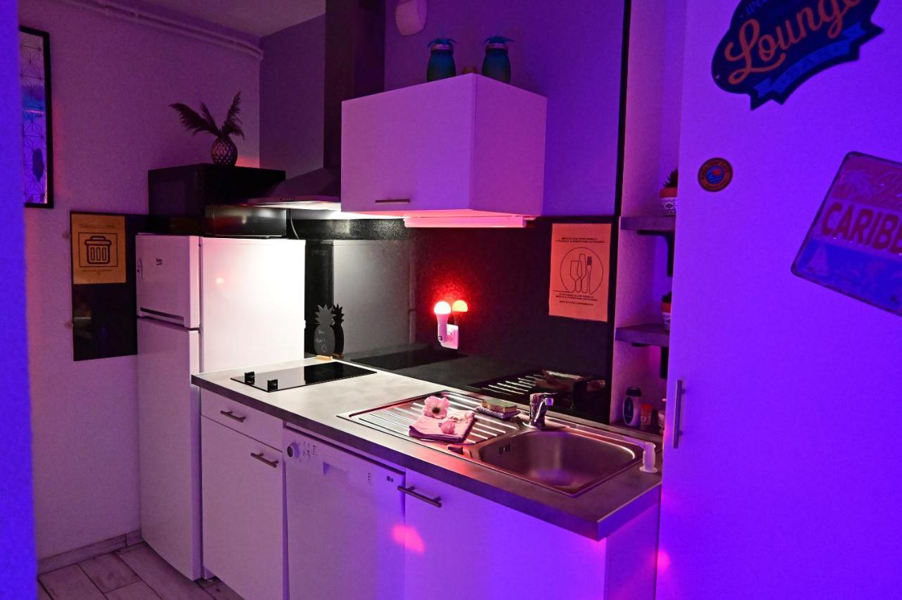 ביסקארוס Luxe Sauna Privatif Et Grand Bain Jacuzzi A Deux A Biscarosse Plage Pour Nuit Romantique Avec Decoration Led Et Bougies מראה חיצוני תמונה
